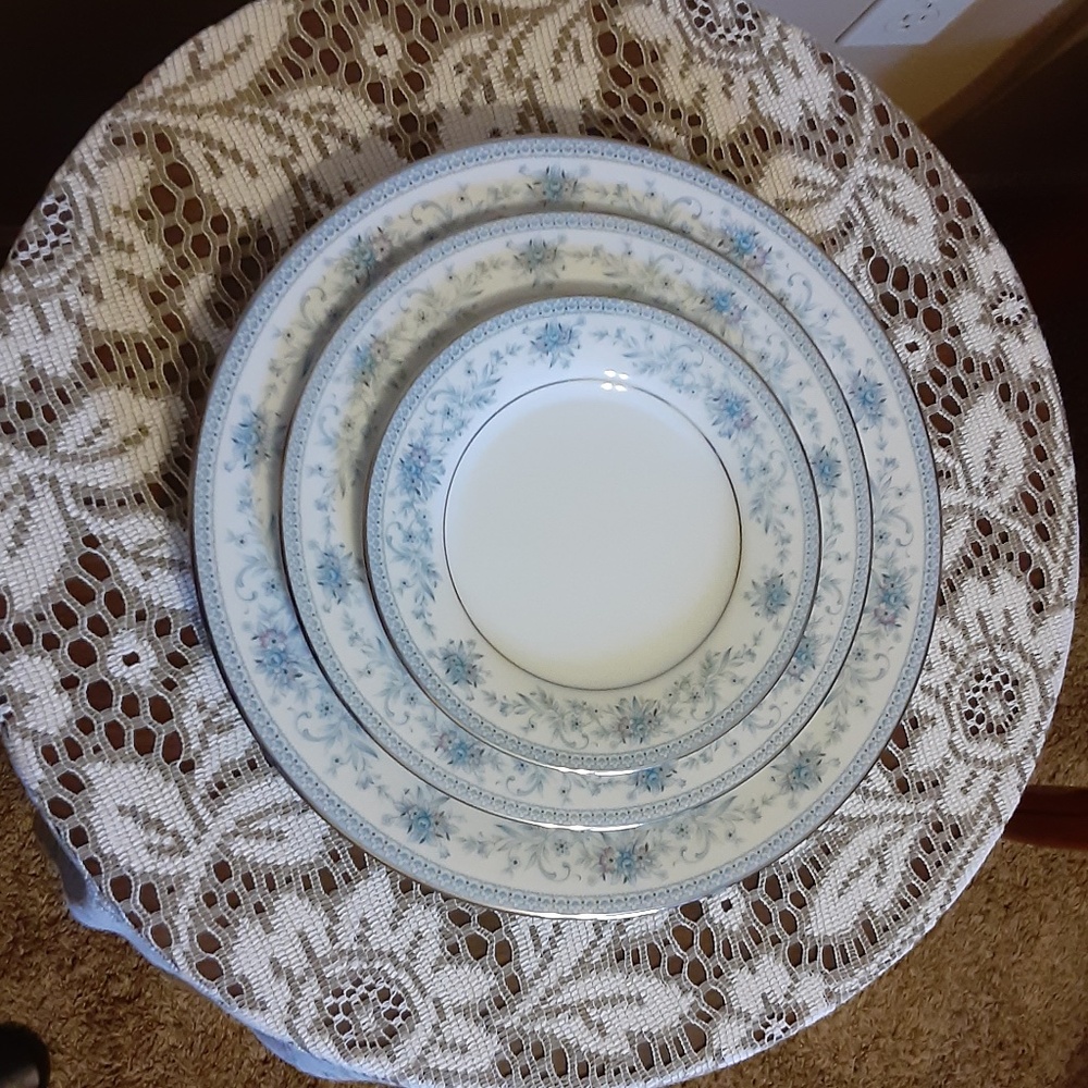 Noritake Blue Hill #2482 Fine China 3-Piece Retired Set
